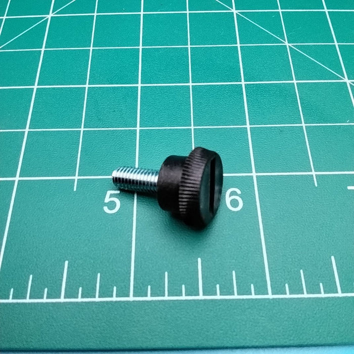 Z6073 - Locking thumb screw